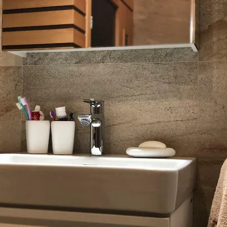 - Apartmanovy Dom Plesnivec Доновалы