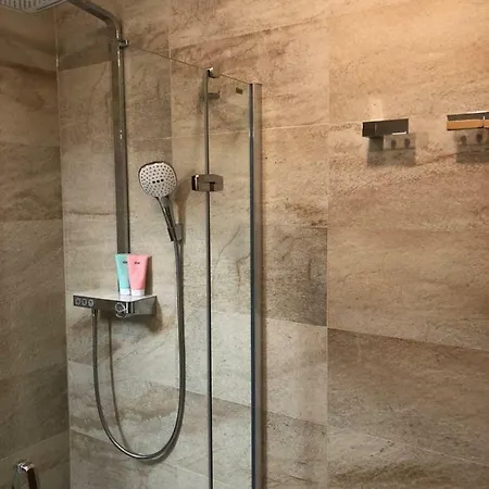 - Apartmanovy Dom Plesnivec Апартаменты *